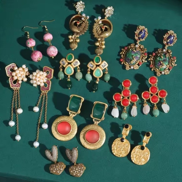 Antique Emerald Chandeliers Fine Craftsmanship Artisan Earrings - Picture 4 of 16